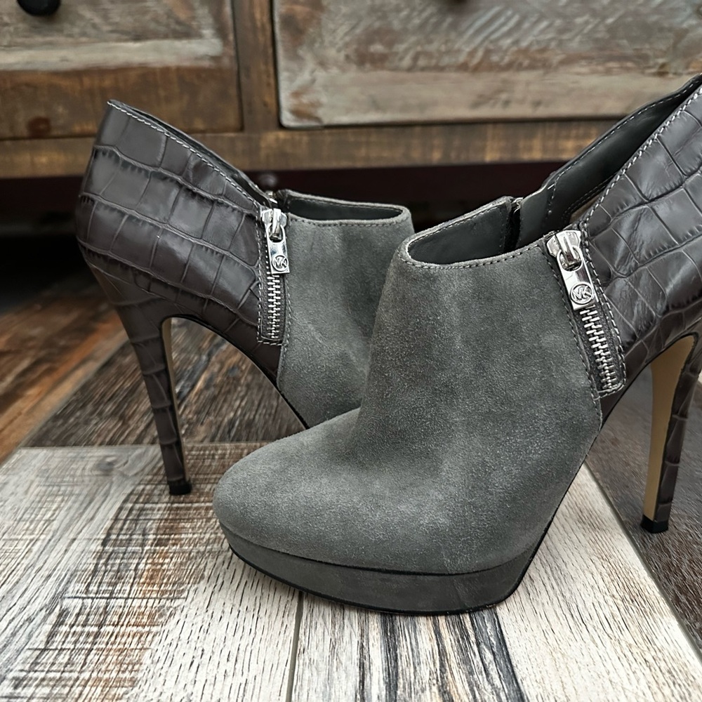 Micheal Kors gorgeous grey high heels. ONE DAY SALE